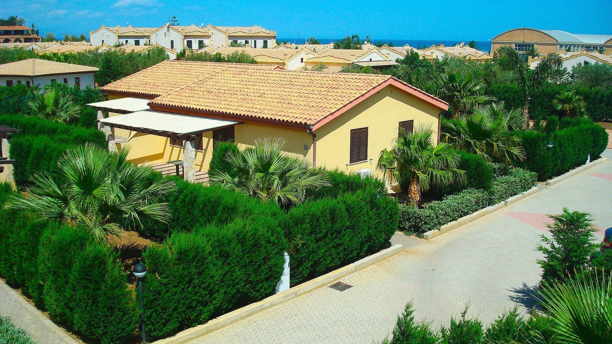 Residence Hydria Campofelice Di Roccella Eksteriør bilde